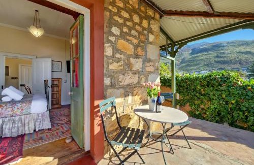 Kalk Bay Apartamento | Kalk Bay Cottage with Patio Harbour View