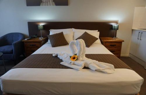 Kallangur Hotel | Kallangur Motel