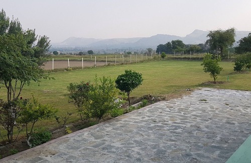 Punjab Otro | Kallar kahar Country Club Granja. Vista al lago desde la comodidad de su casa. 3km.
