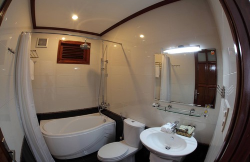 District 4 Hotel | Kally Hotel