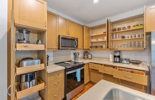 Makaha Valley Apartamento | Kalo Homes ~ Tropical Makaha Sanctuary