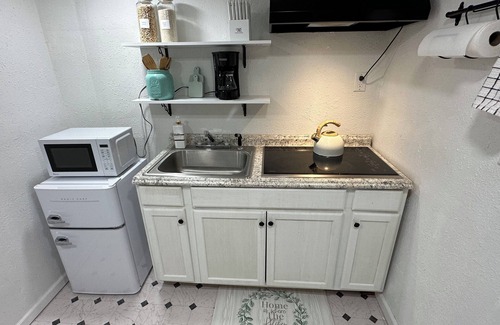 Kansas City Apartamento | Kamachani Luxury Studio Pet-Friendly!!
