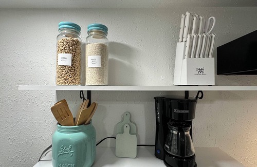 Kansas City Apartamento | Kamachani Luxury Studio Pet-Friendly!!