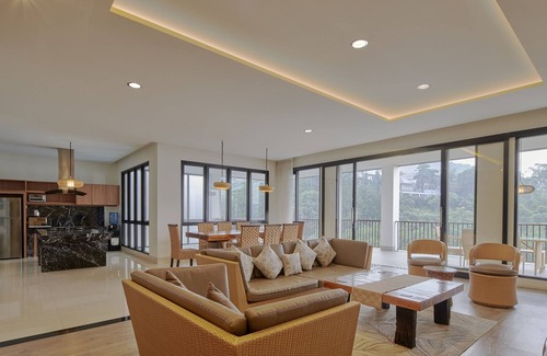 Bandung Villa | Kamala Plantation View 10BR Infinity pool+billiard
