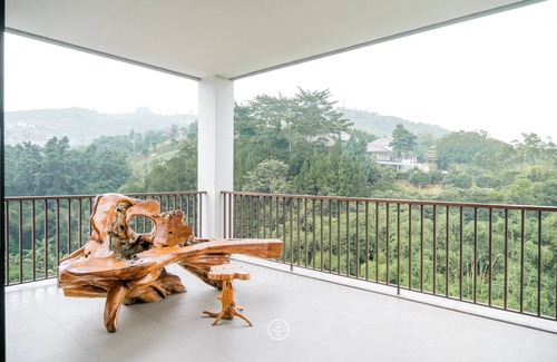Bandung Villa | Kamala Plantation View 10BR Infinity pool+billiard