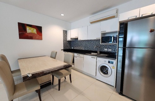 Kamala Apartamento | Kamala Regent 3 Bedroom Apartment Pool View by RESAVA