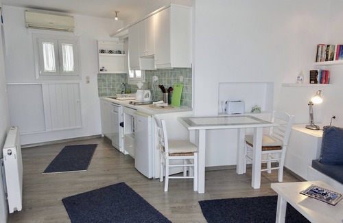 Naxos Villa | Kamari Villa-A1-con piscina privada