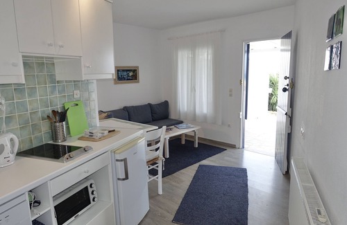 Naxos Villa | Kamari Villa-A1-con piscina privada