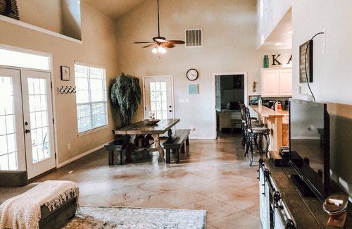 Kingston Casa | 🐠 🎣 Kamden's Place 4bed / 2bath duerme 16. Disponible y con descuento este fin de semana