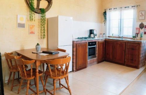 San Lawrenz Casa | Kampanjola in Dahlet Pawluzzu