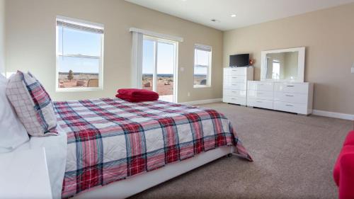 Kanab Casa | Kanab Family Home With Amazing Red Rock Views Pets OK