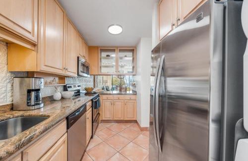 Maalaea Casa | Kanai A Nalu 211 · KAN 211 Remodeled OceanFront 2BD for Whale Wa