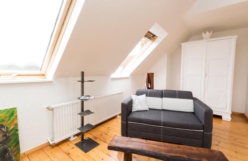 Sehestedt Apartamento | Kanalvilla - Urlaub am Nord-Ostseekanal - zwei Ferienwohnungen im Angebot- eine im Dachgeschoss und eine Wohnung mit Garten