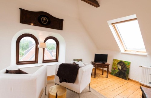 Sehestedt Apartamento | Kanalvilla - Urlaub am Nord-Ostseekanal - zwei Ferienwohnungen im Angebot- eine im Dachgeschoss und eine Wohnung mit Garten
