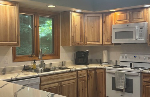 Charlton Heights Casa | Kanawha River Mountain House