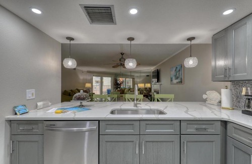 Indian Shores Apartamento | Kandys Kondo II