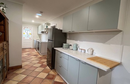 Kalgan Casa | Kanga Cottage - Pet friendly! Two Peoples - Bay Stays