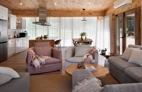 Wheatsheaf Casa | Kangaroo Creek Estate Daylesford