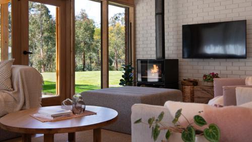 Wheatsheaf Casa | Kangaroo Creek Estate Daylesford