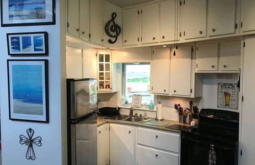 North Grenville Casa | Kanien'kehá: ka Roundhouse & Lovers 'Retreat