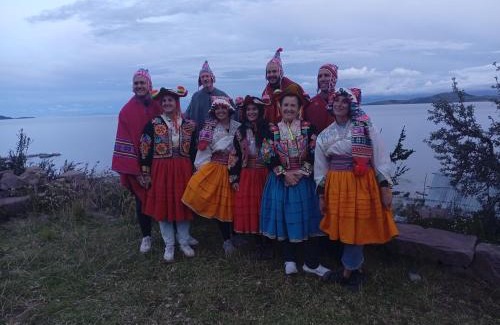 Llachon Cama Y Desayuno | Kantuta tours llachon
