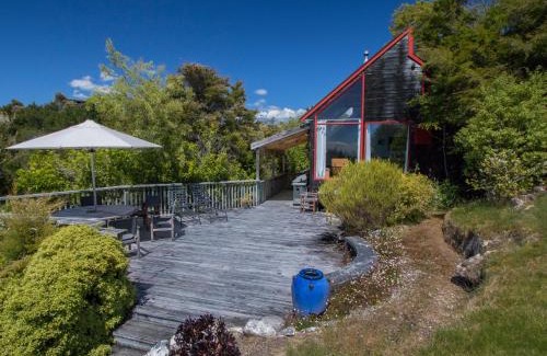 Ngaio Bay Casa | Kanuka House - Kaiteriteri Holiday Home