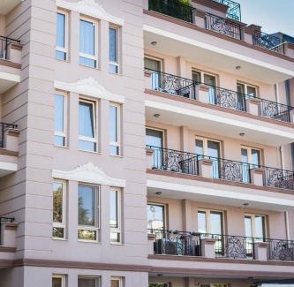 Plovdiv Center Apartamento | Kapana Luxury City Center Apartments with Garage