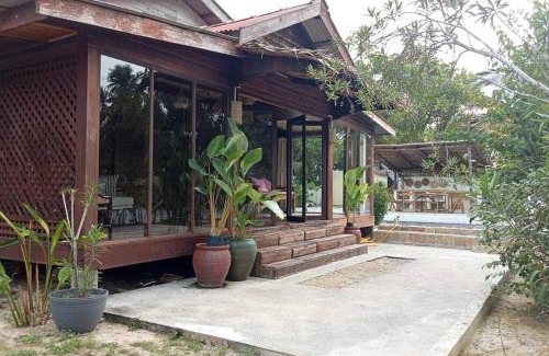 Kampung Ru Muda Chalet De Esquí | Kapas View, Zaki's Residence, Marang, Terengganu