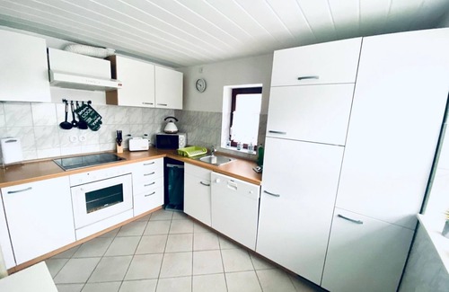 Graal Mueritz Casa | Kapitäns HUS - Ganzes Haus nur 300m zum Strand mit Infrarotsauna, Großer Garten, Kamin, Whirlpool -