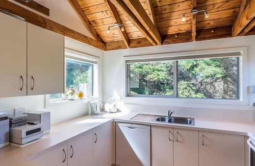 Waikanae Cabaña | Kapiti en la costa - Waikanae Holiday Home