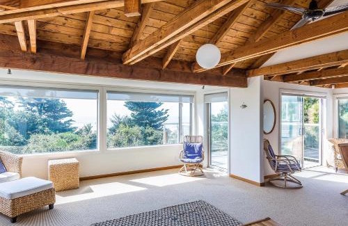 Waikanae Casa | Kapiti at The Coast - Waikanae Holiday Home