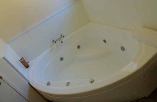 Paraparaumu Hotel | Kapiti Lindale Motel & Conference Centre