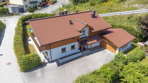 Kaprun Casa | Kaprun Biggest Chalet Helen - 5 Bedrooms, 7 Bathrooms, Air Condition
