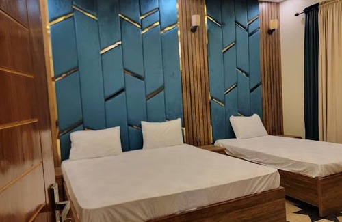 Gulshan-e-Iqbal Hotel | Karachi Travelodge Guest House