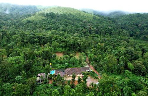 Sakleshpur Casa | Karadikallu Homestay with Private Waterfalls
