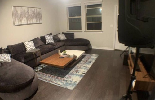Manor Casa | Karaoke Zen House near Domain, Apple, Samsung, Dell