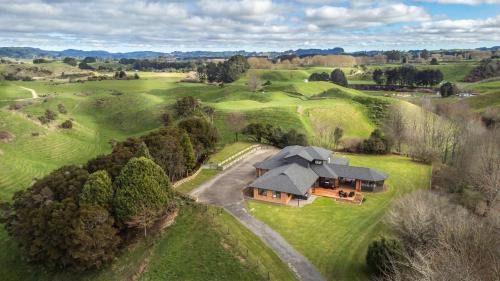 Ngakuru Casa | Karapiti Lodge - Stunning Rural Getaway