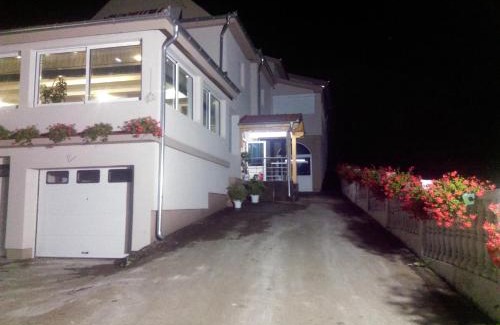 Central Serbia Hotel | Karavan 123