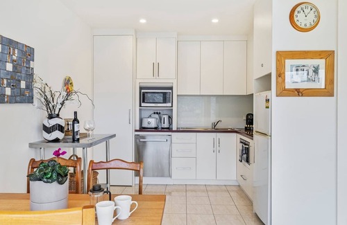 Geilston Bay Apartamento | Karinya Apartment: Waterfront Views, 2 Bed, 2 Bath