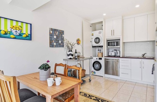 Geilston Bay Apartamento | Karinya Apartment: Waterfront Views, 2 Bed, 2 Bath