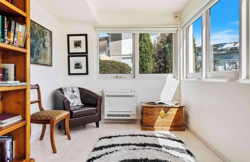 Geilston Bay Apartamento | Karinya Apartment: Waterfront Views, 2 Bed, 2 Bath