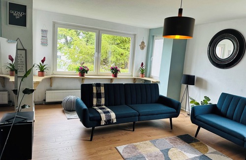 Gerolstein Apartamento | "Karlsson" vacation apartment - modern and central in Gerolstein with a large garden