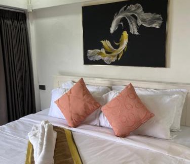 Karon Apartamento | Karon Sea Sky Pool Apartment by 789property