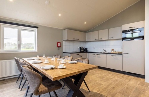 Onderdijk Chalet De Esquí | Karper Vakantiepark De Groote Vliet