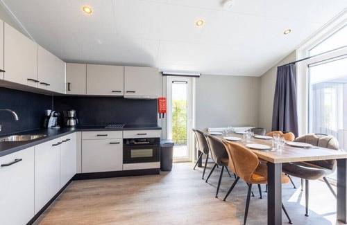 Onderdijk Chalet De Esquí | Karper Vakantiepark De Groote Vliet