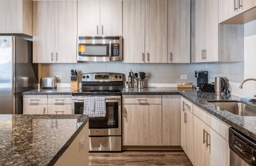 Durham Apartamento | Kasa | Charming 2BD + Pool Access | Durham
