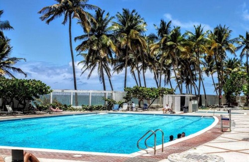 Condado Apartamento | JFKey HOME: Ocean Breeze en la playa