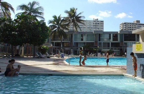 Condado Apartamento | JFKey HOME: Ocean Breeze en la playa