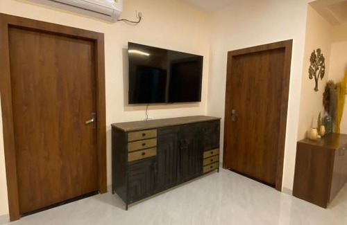 Mahmoorganj Apartamento | Kashi Abode Centrally located Modern 3bhk Apartment at Varanasi by Roamhome