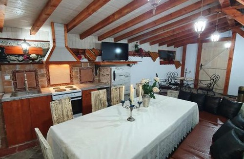 Luki Casa | Kashtata s Paraklisa